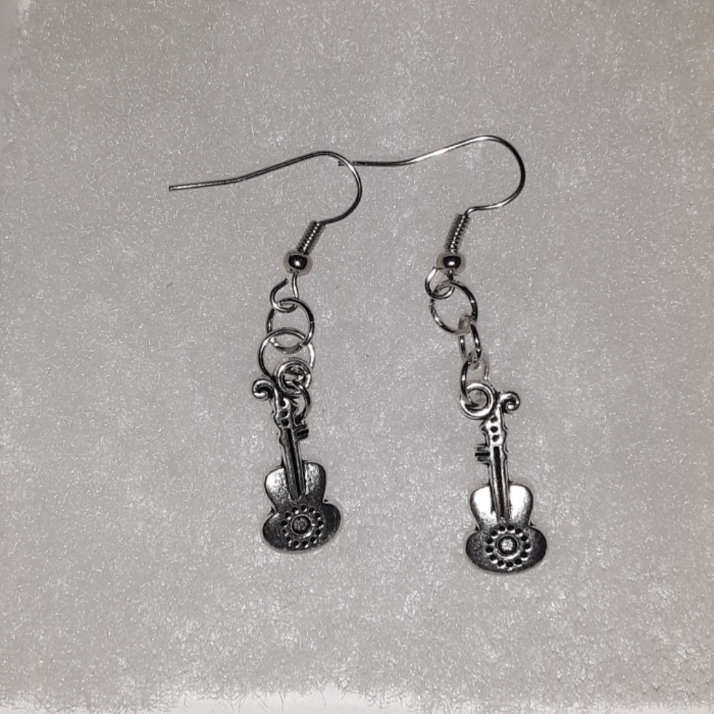 Guitar earrings